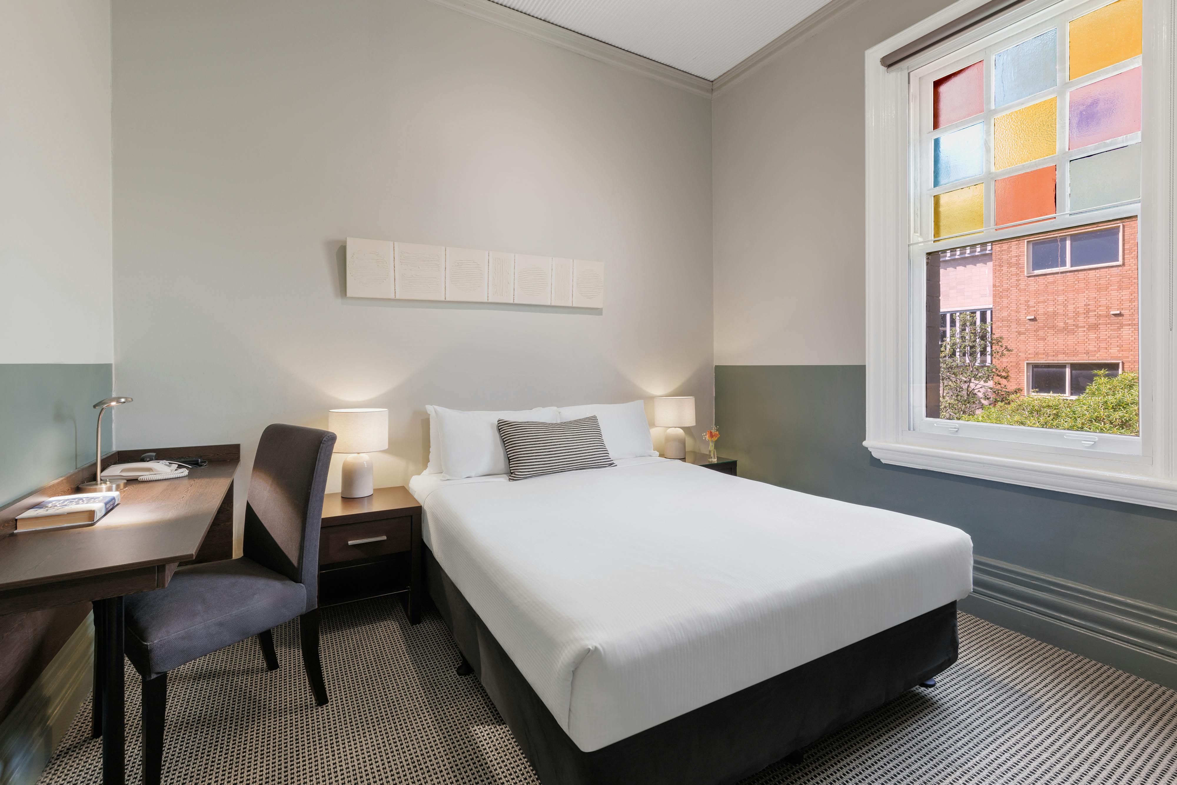Vulcan Hotel Shoebox King Single